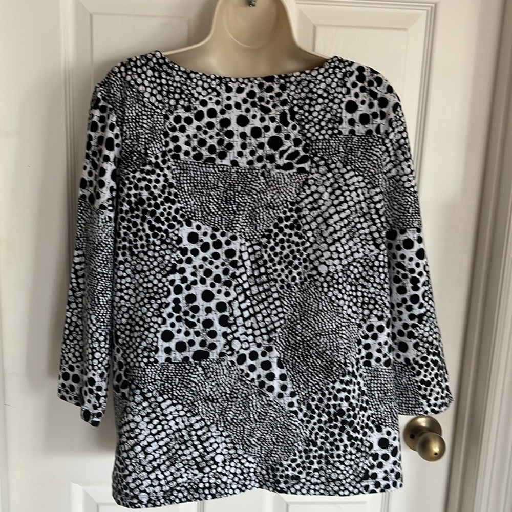 Ruby Rd.Top decorative around neck - Picture 6 of 9
